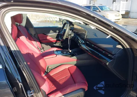 2025 BMW I5 xDrive40 z USA, uszkodzony, nr VIN WBY13HG04SCT72649